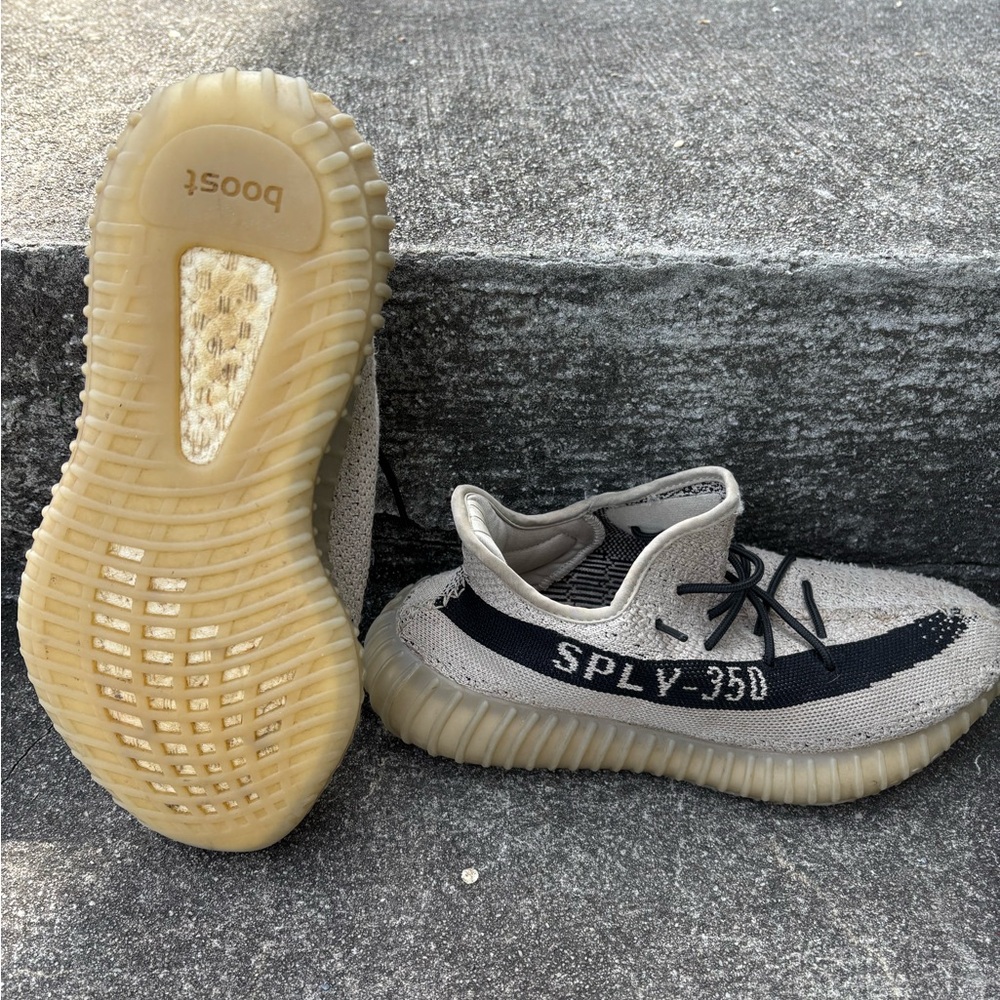 Adidas Yeezy Boost 350 V2 Sneakers
